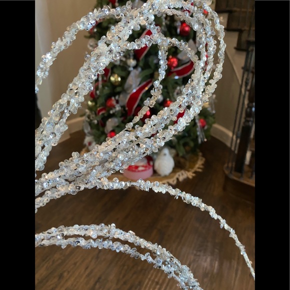 Sequin Loop Spray - Floral - Picture 3 of 7